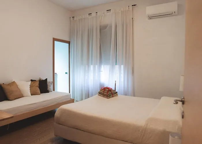 Accogliente Casa Bed and Breakfast Λιβόρνο