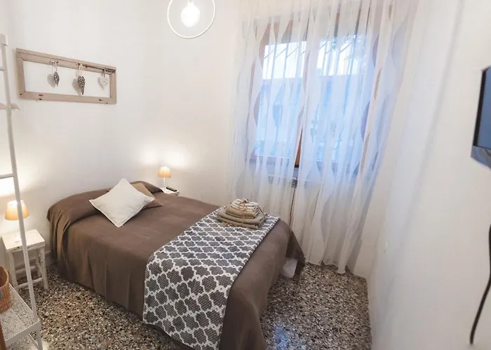 Accogliente Casa Bed and Breakfast Λιβόρνο