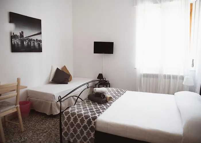 Bed and Breakfast Accogliente Casa Λιβόρνο